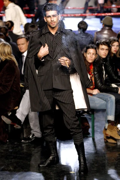 Look 13